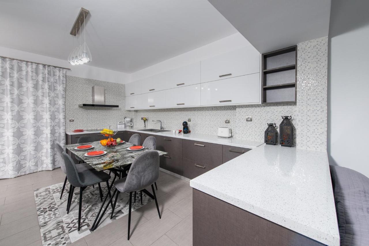 Golden Comfort Suites Vóthon Екстериор снимка