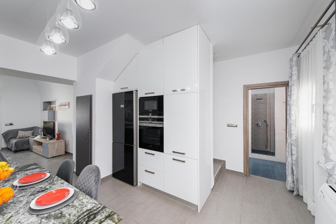 Golden Comfort Suites Vóthon Екстериор снимка