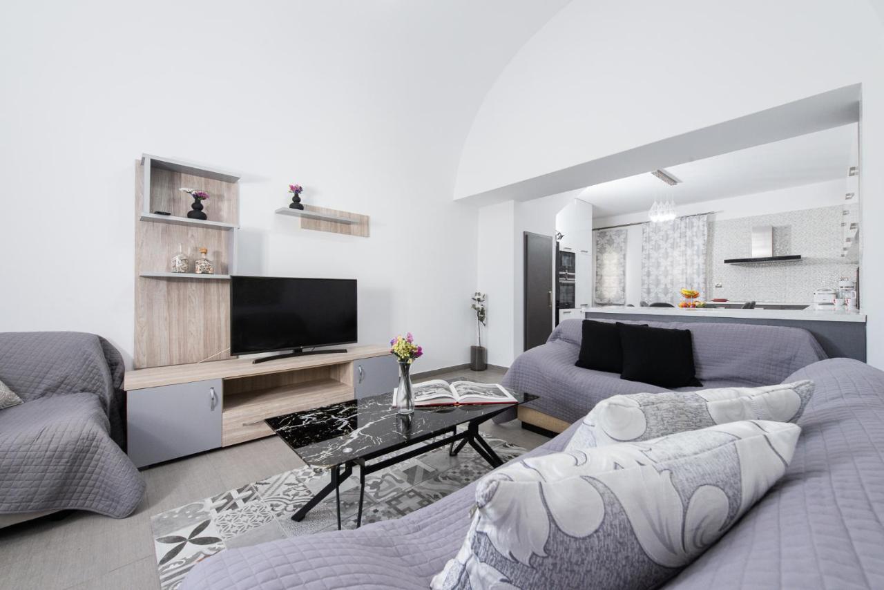 Golden Comfort Suites Vóthon Екстериор снимка